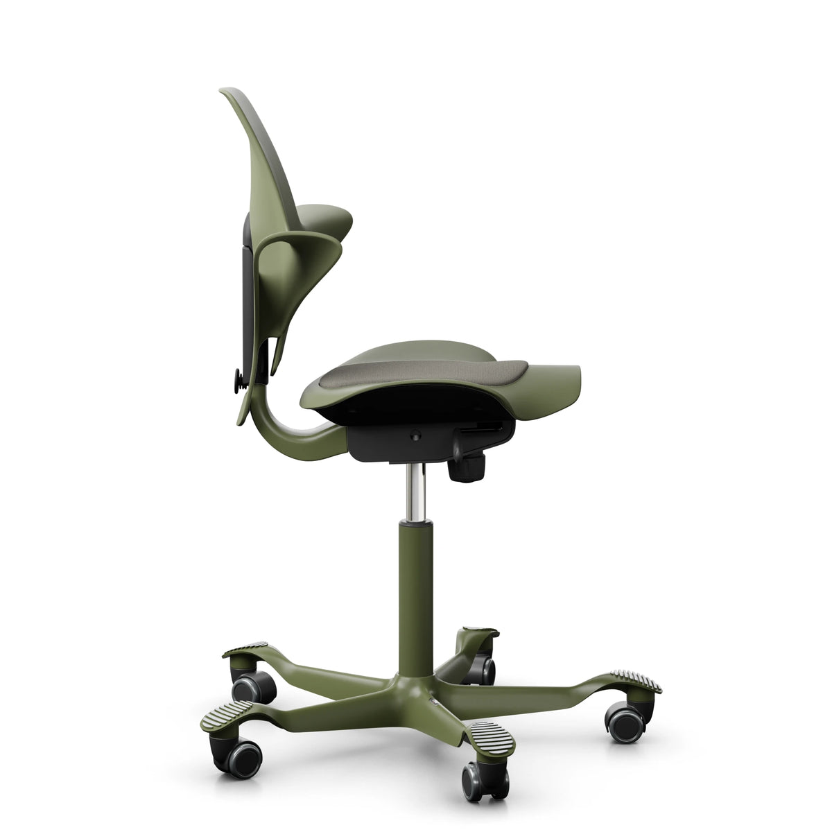 HÅG Capisco Puls 8010 in Moss with CLP61168 Beige-grey and a Moss Grey frame, side