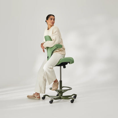 HÅG Capisco 8106 - Special Edition - Divina 3 - 0856 Green / Moss Grey