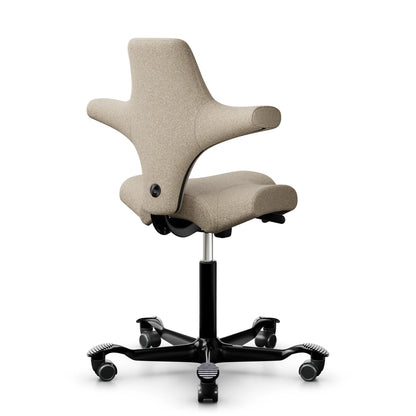 HAG Capisco 8106 - MLF012 Beige / Schwarz / 200 mm / Universalrollen